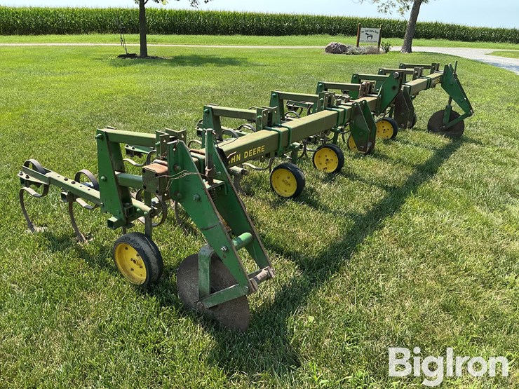 john-deere-825-image-3
