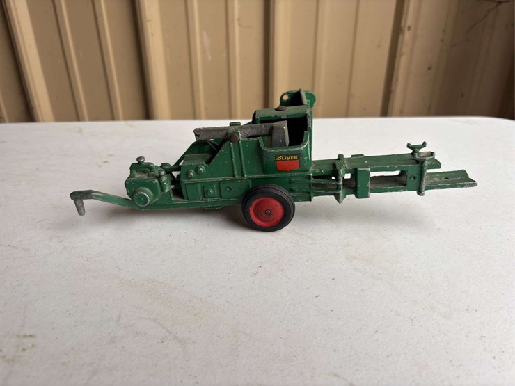 (2)-1/16-oliver-70-tractor-and-baler-image-9