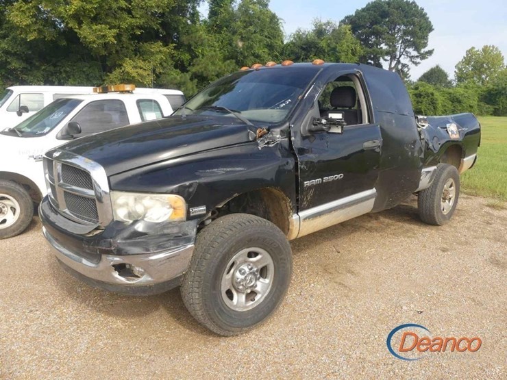 2004-dodge-ram-2500-image-13