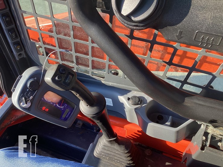 2018-kubota-ssv65-image-15