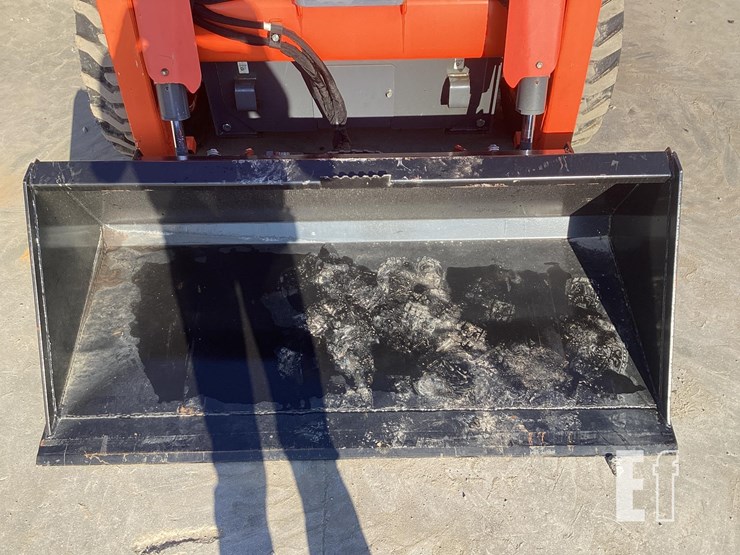 2018-kubota-ssv65-image-10