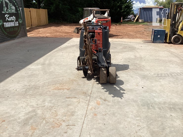 2009-ditch-witch-r300-image-7
