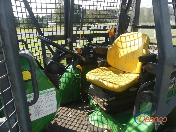 2015-john-deere-5100m-image-11