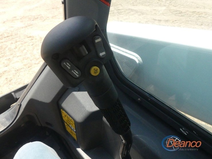 bobcat-t66-image-11