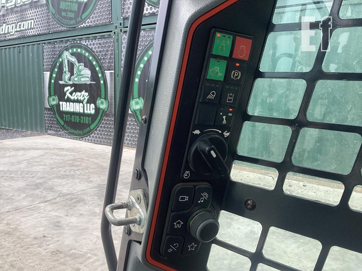 2022-bobcat-t64-image-17