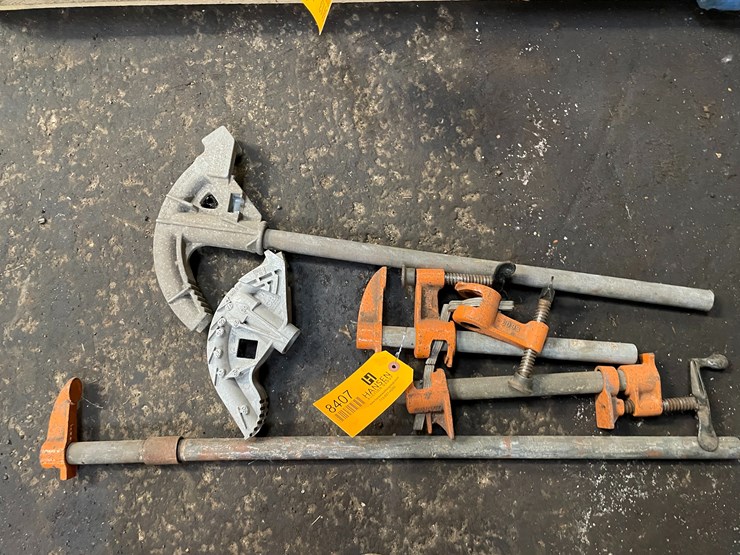 #8407-•-pipe-bender-and-clamps-image-1