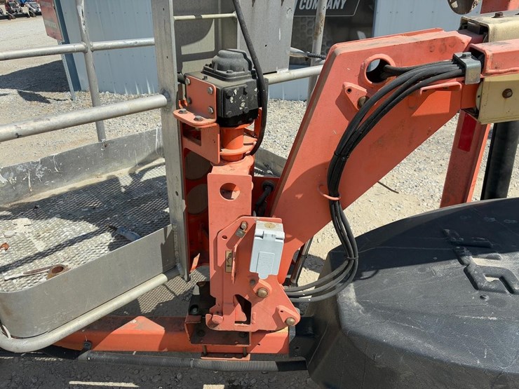 jlg-t350-image-10