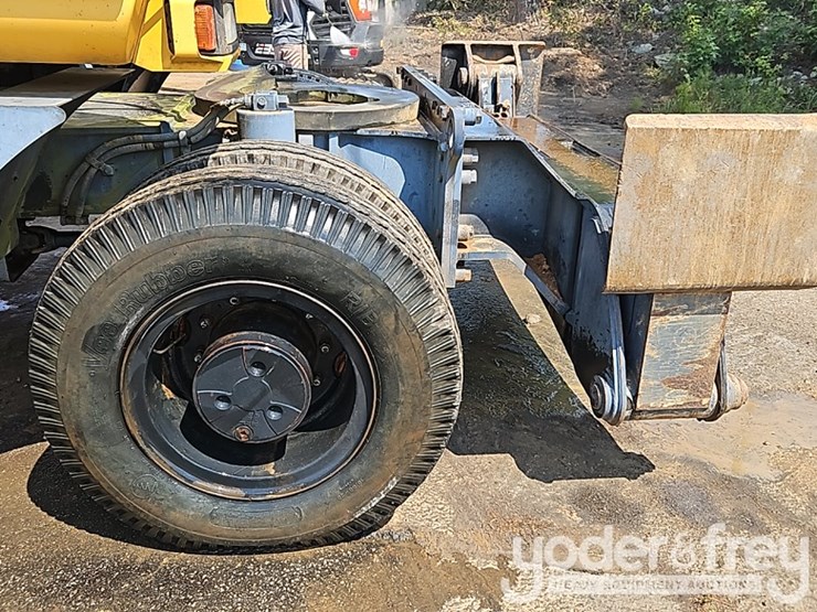 2014-deere-190dw-image-15