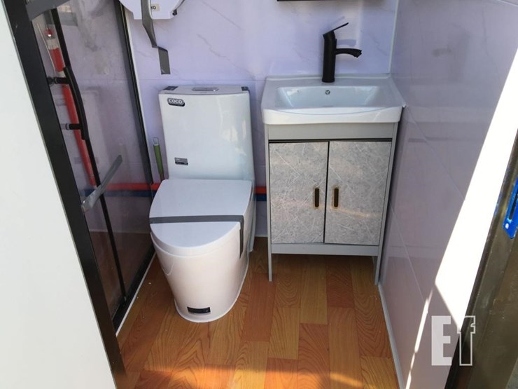 unused-portable-bathroom-image-5