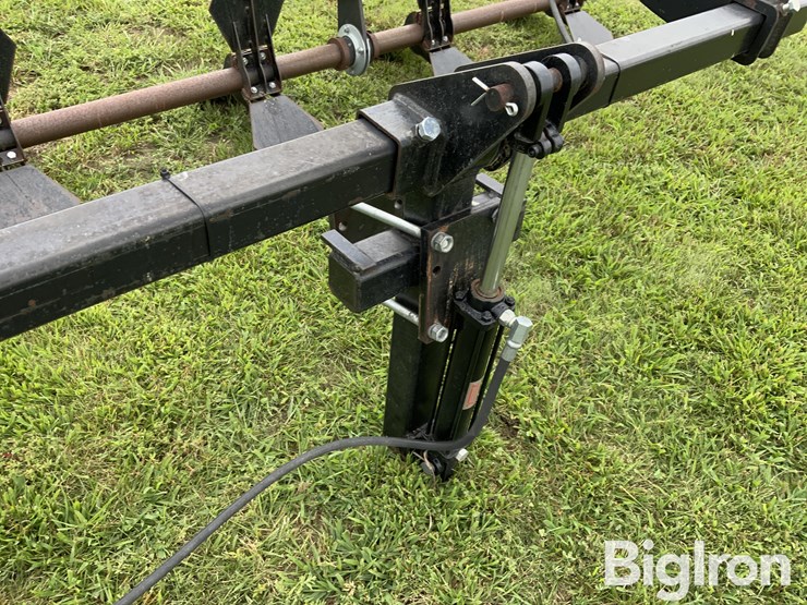 2019-john-deere-16-image-10