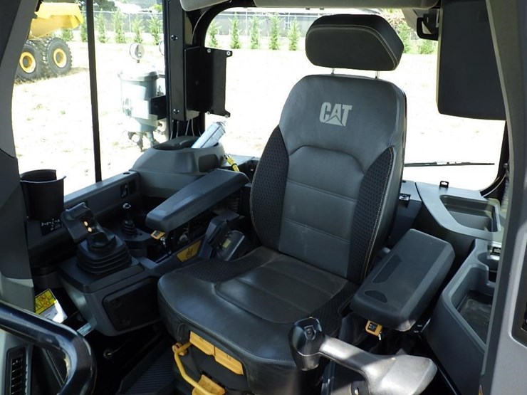2020-caterpillar-d5-lgp-image-37