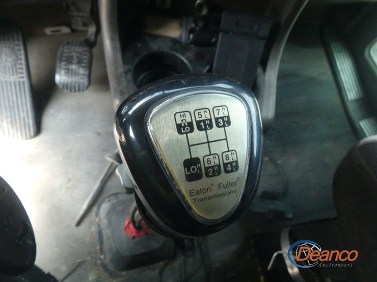 2014-kenworth-w900-image-23