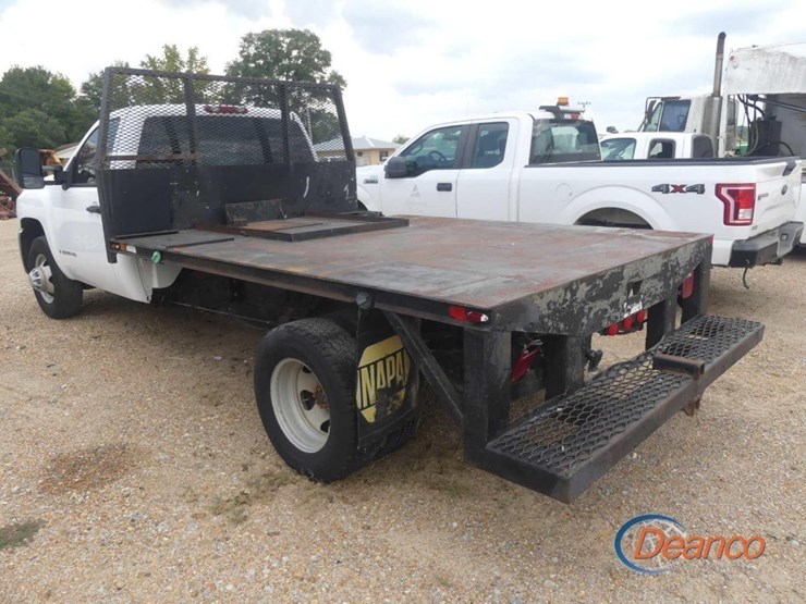 2008-chevy-3500hd-flatbed-truck,-s/n-1gbjc34668e137605-(inoperable):-2wd-image-3