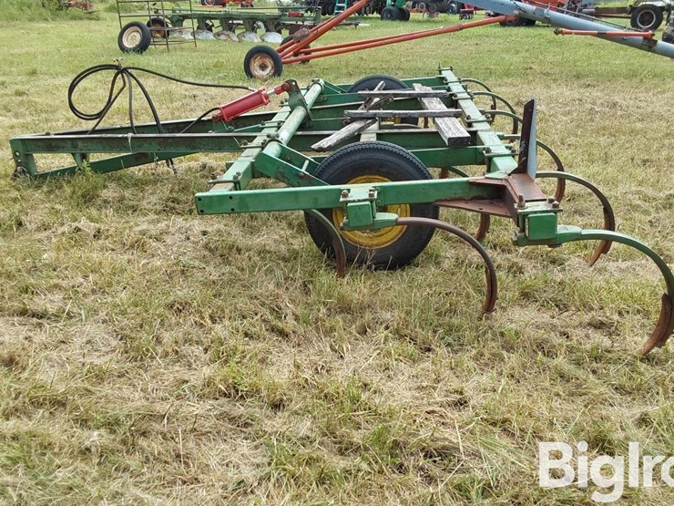 john-deere-100-image-8
