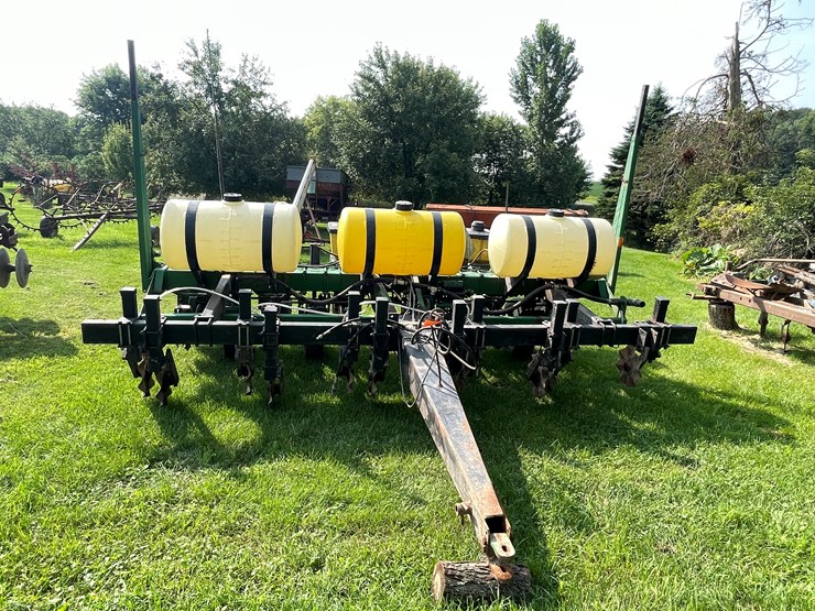 #5551-•-john-deere-p7000-planter-seeder-image-1