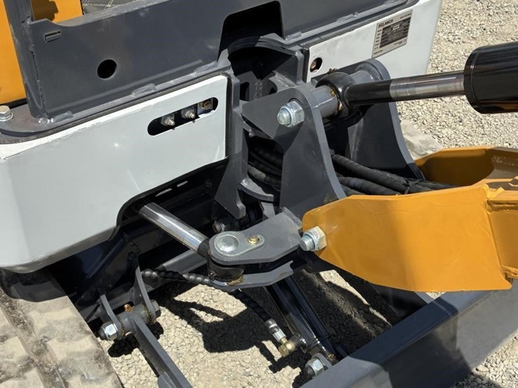 2025-sdlanch-sdle20-hydraulic-excavator-image-6