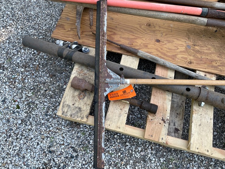 #1589-•-handled-tools-image-2