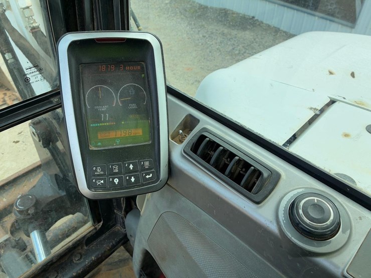 2017-bobcat-e85-image-27