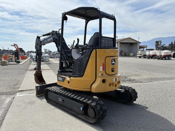 2024-deere-35g-image-4