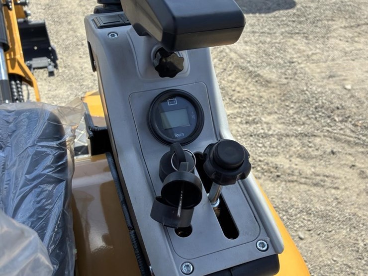 2025-sdlanch-sdle20-hydraulic-excavator-image-21