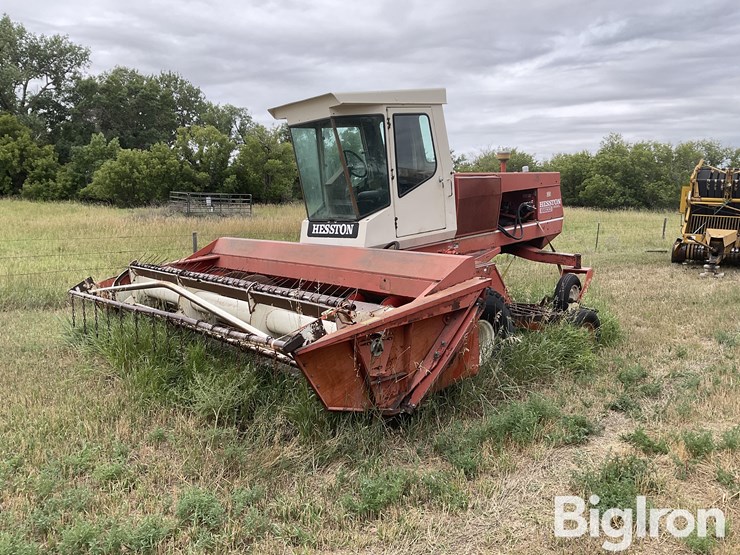 hesston-6600-image-1