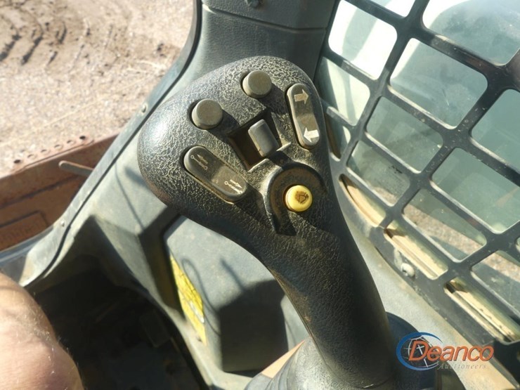 2020-bobcat-t76-image-12