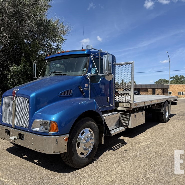 2005 KENWORTH T300