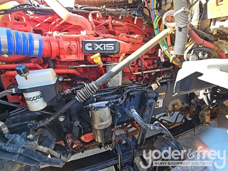 2023-kenworth-t880-image-22