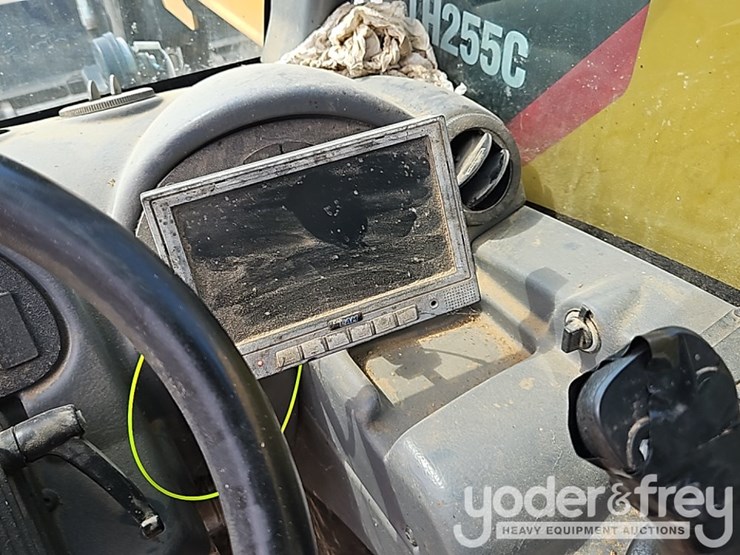 2015-caterpillar-th255c-image-20