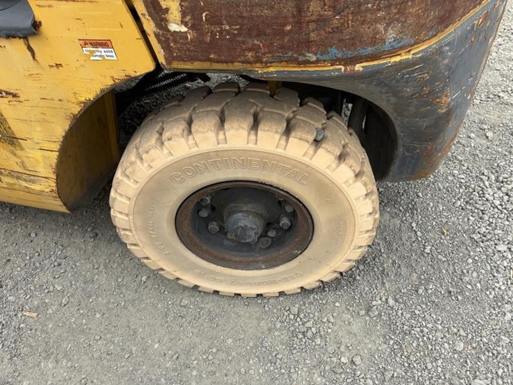 2015-komatsu-fg25ht-16-image-5