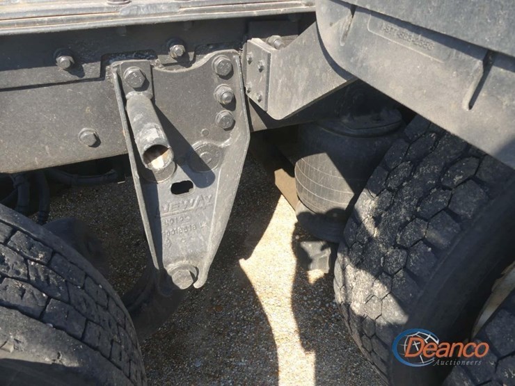 2012-kenworth-t800-image-8