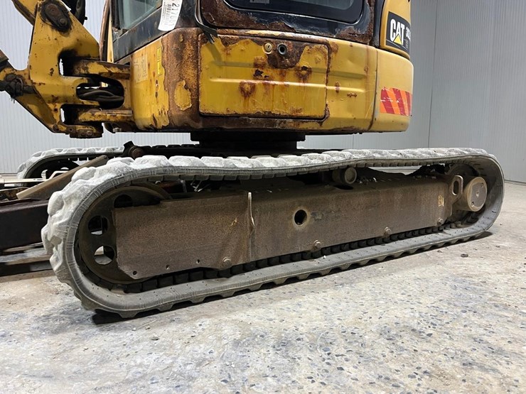 caterpillar-303-image-15