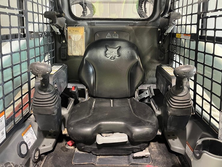 2020-bobcat-t740-image-22