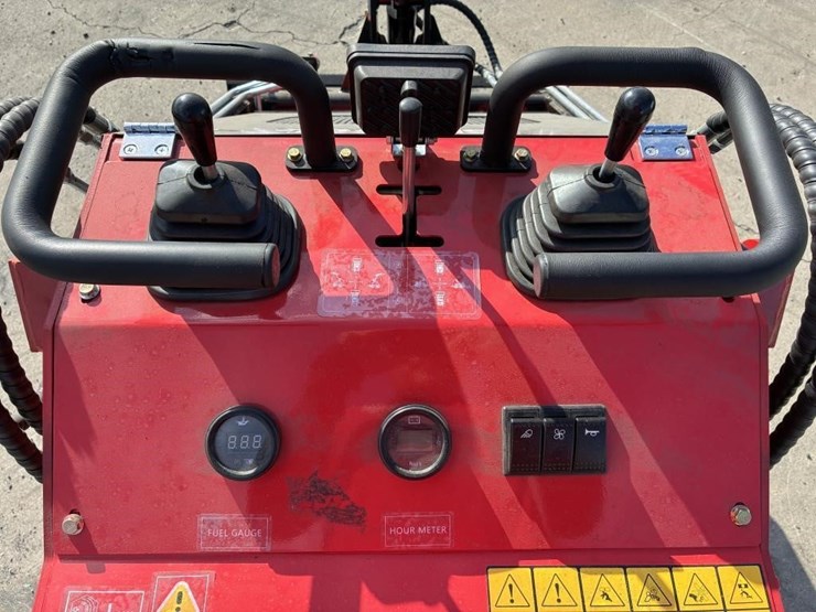 2025-sdlool-sl360t-skid-steer-loader-image-10