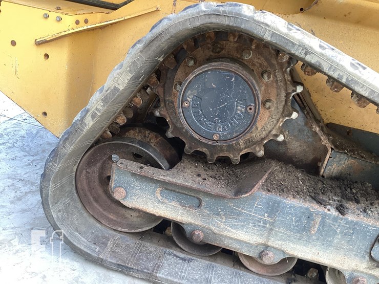 2020-deere-333g-image-12
