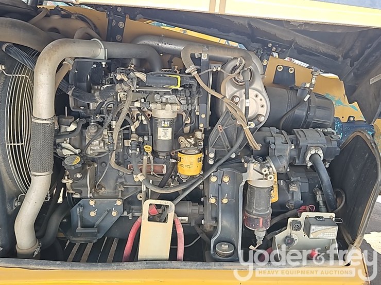 2017-caterpillar-tl642d-image-22