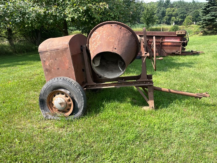 #5480-•-agc-3-1/2-s-gas-powered-cement-mixer-image-3