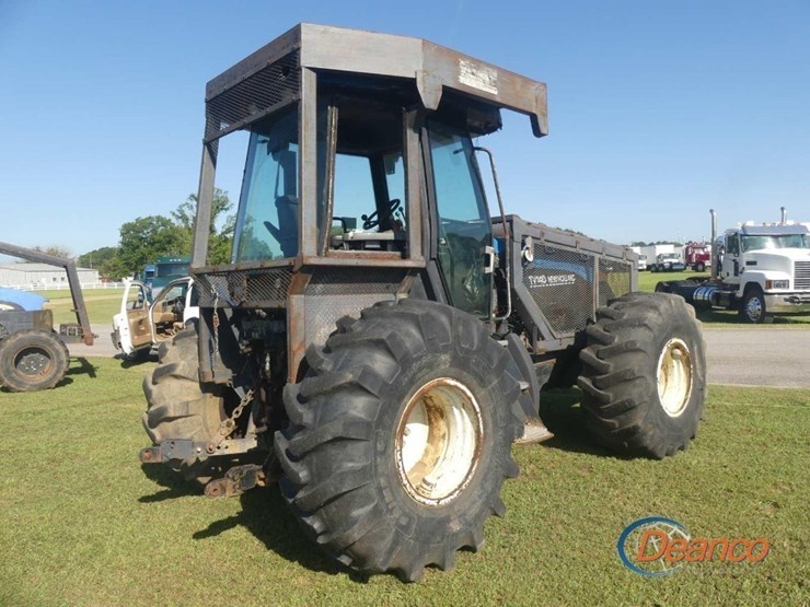 new-holland-tv140-image-2