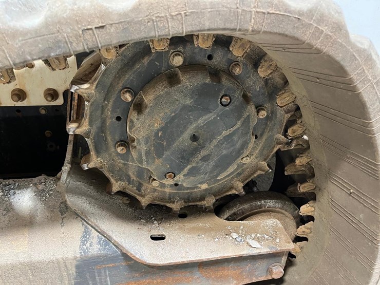 2023-bobcat-t770-image-14