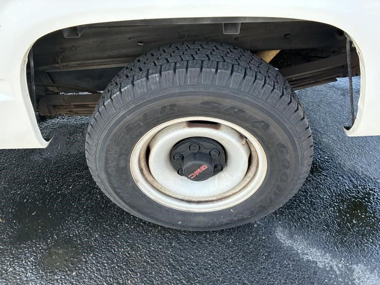 1990-gmc-sierra-2500-image-5