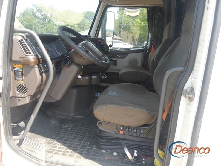 2016-volvo-vnl-truck-tractor,-s/n-4v4nc9eh3gn936454:-t/a,-sleeper,-volvo-d13-425hp-eng.,-ishift-auto,-12.5k-front,-38k-rears,-445/50r22.5-single-rears,-295/75r22.5-fronts,-925k-mi.-image-14