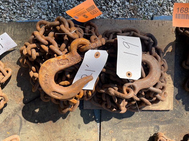 #1689-•-(2)-chains-with-hooks-image-1