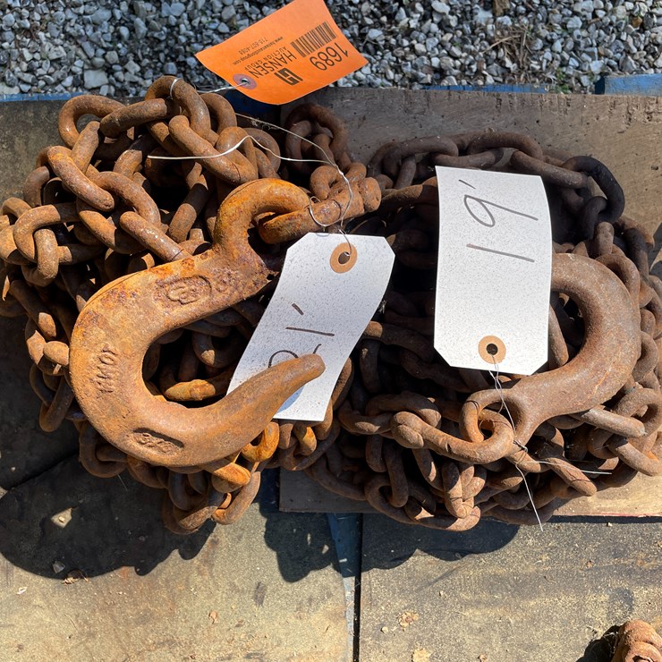 #1689 • (2) Chains with Hooks