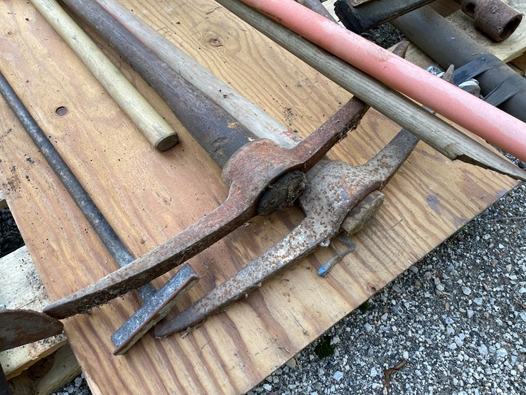 #1589-•-handled-tools-image-5