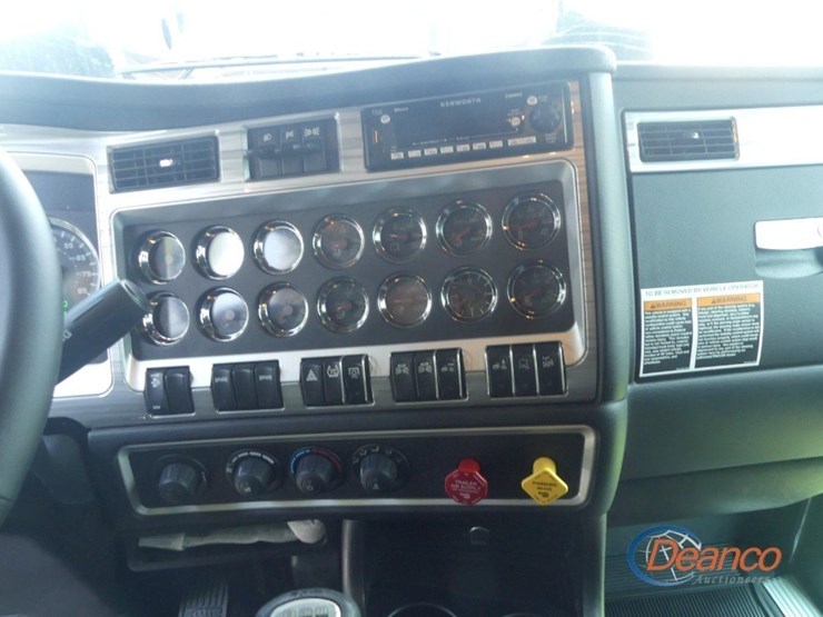 2024-kenworth-w900l-image-19