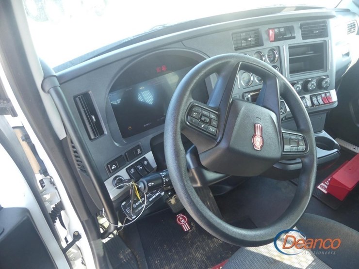 2024-kenworth-t880-image-16