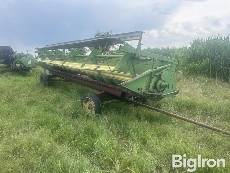 john-deere-224-image-1