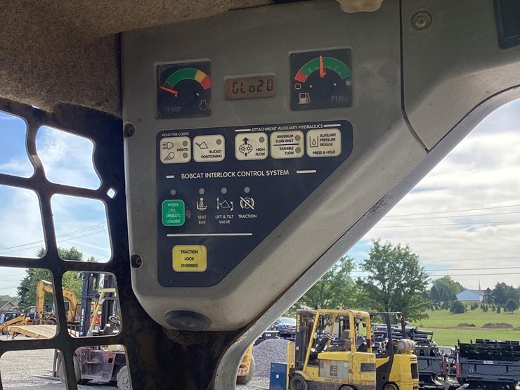 2007-bobcat-t180-image-19