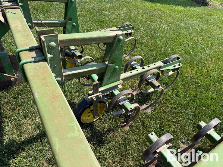 john-deere-825-image-17