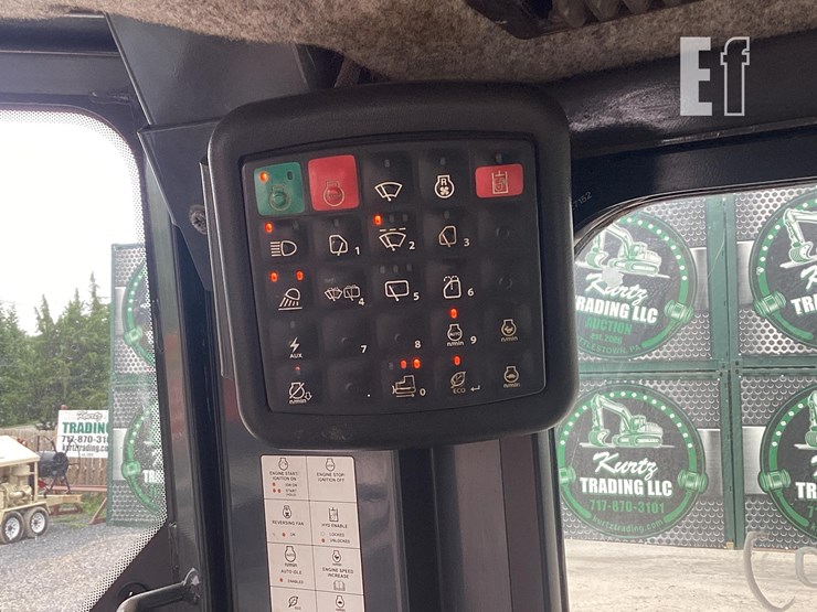 2018-deere-700k-lgp-image-16